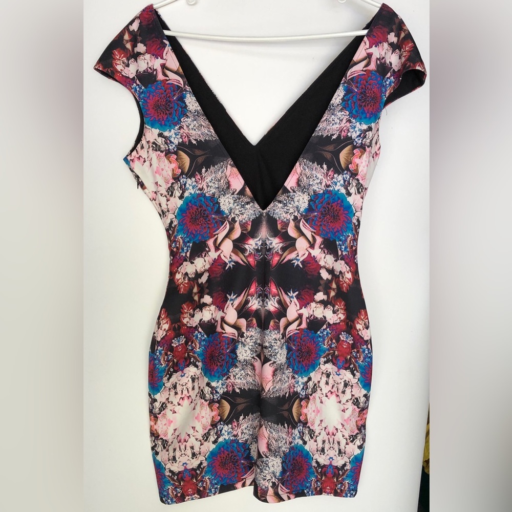 Lovers + Friends open back sleeveless dress size medium 32 inches long